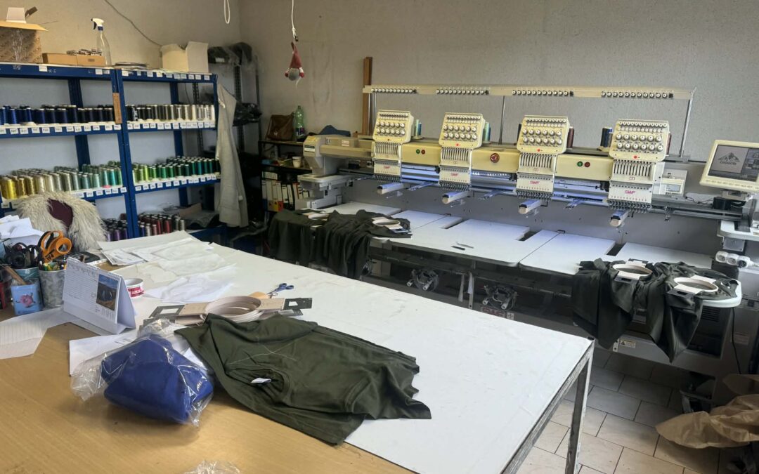 Strojové vyšívání na textil a doplňky