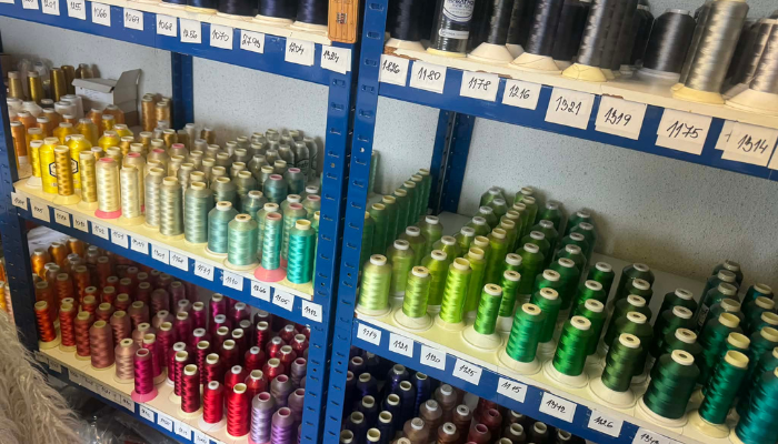 Strojní vyšívání na textil